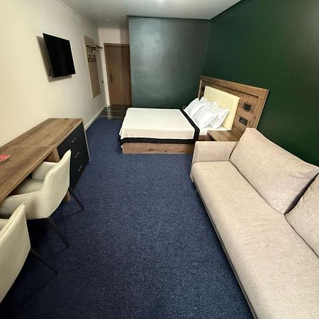 אסטנה Ulpan Mini Hotel מראה חיצוני תמונה