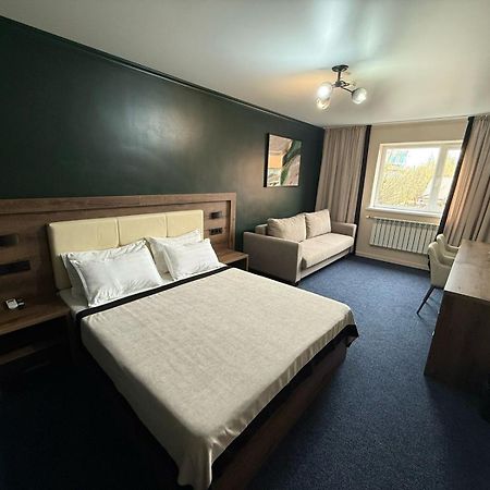 אסטנה Ulpan Mini Hotel מראה חיצוני תמונה