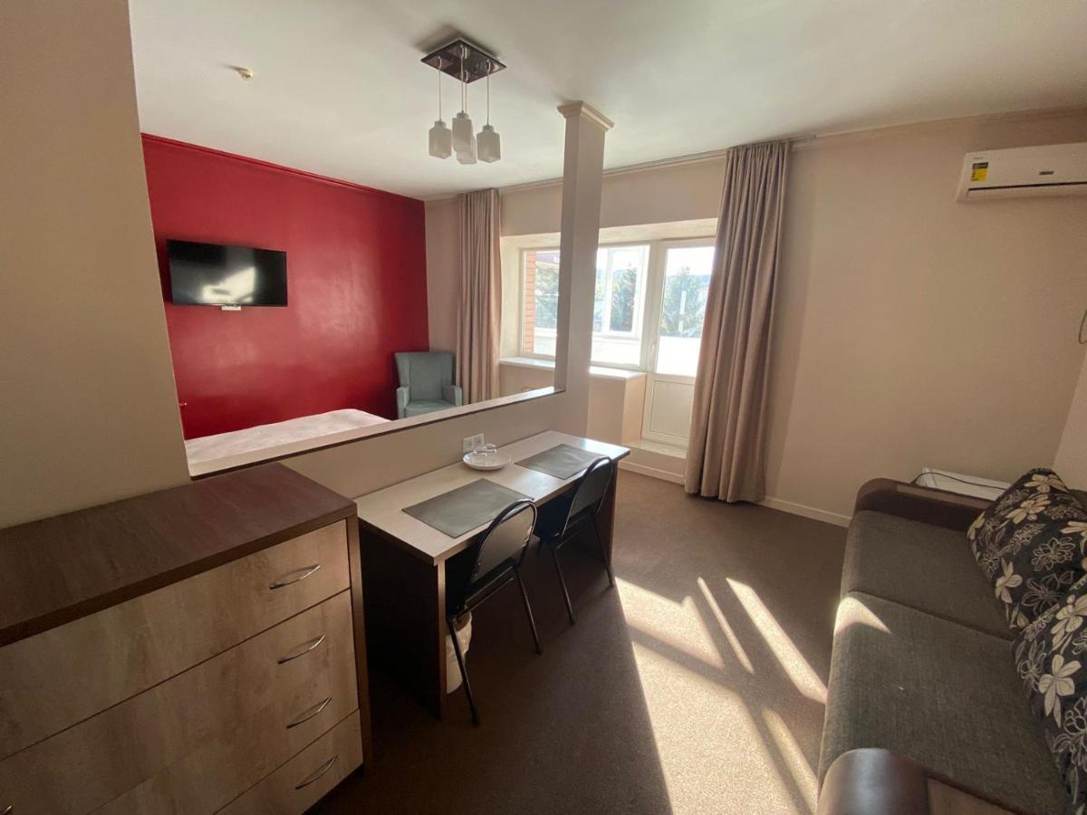 אסטנה Ulpan Mini Hotel מראה חיצוני תמונה