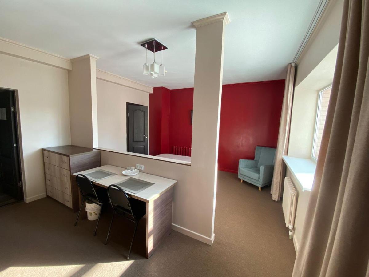 אסטנה Ulpan Mini Hotel מראה חיצוני תמונה