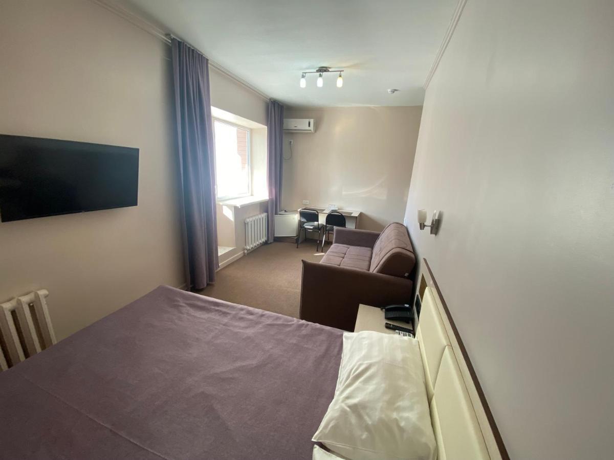 אסטנה Ulpan Mini Hotel מראה חיצוני תמונה