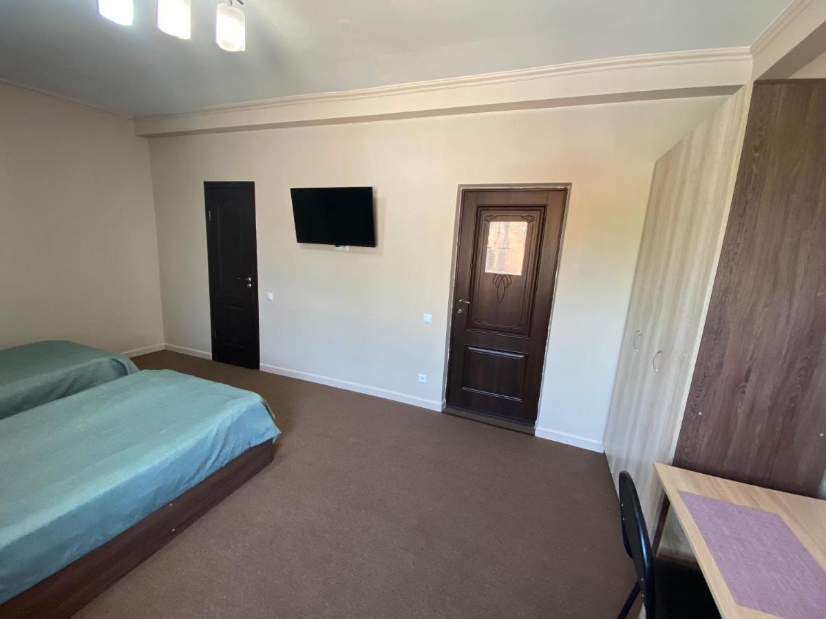 אסטנה Ulpan Mini Hotel מראה חיצוני תמונה