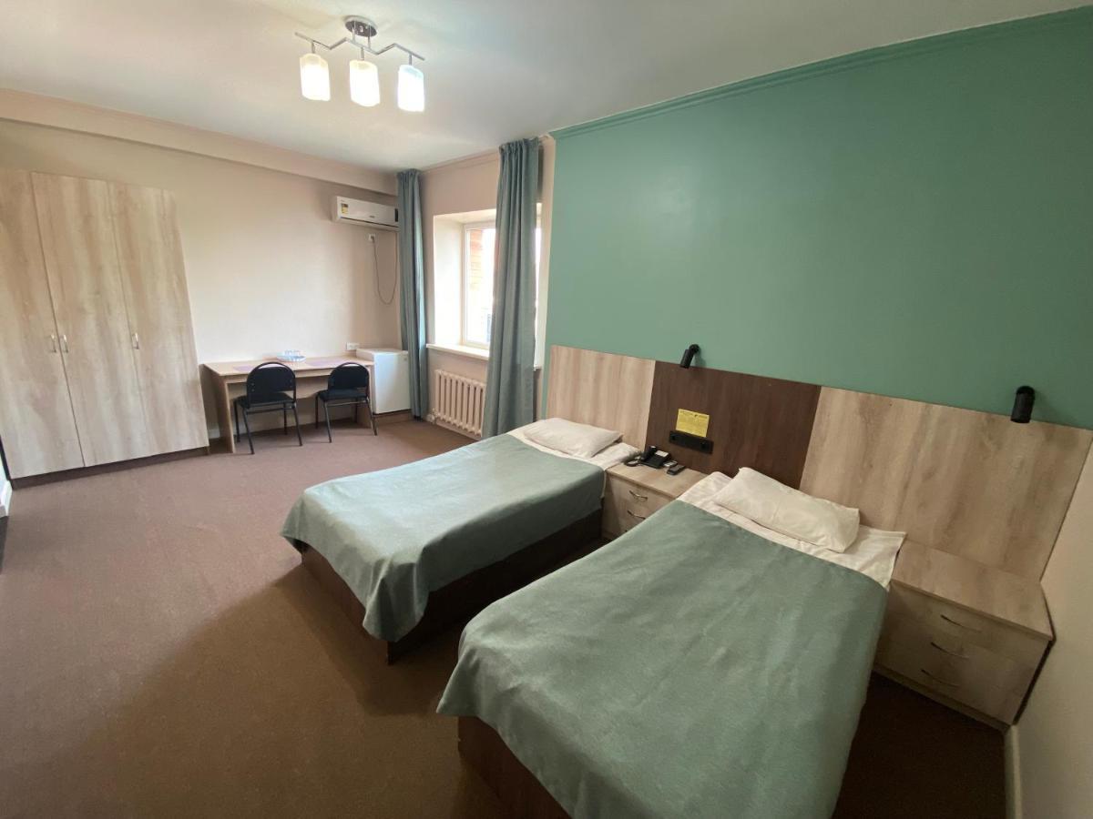 אסטנה Ulpan Mini Hotel מראה חיצוני תמונה