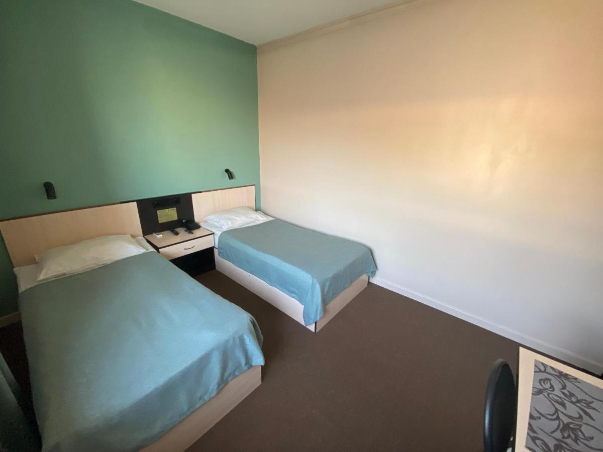 אסטנה Ulpan Mini Hotel מראה חיצוני תמונה