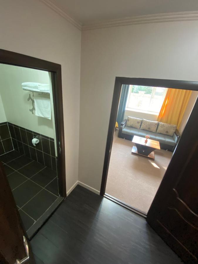 אסטנה Ulpan Mini Hotel מראה חיצוני תמונה