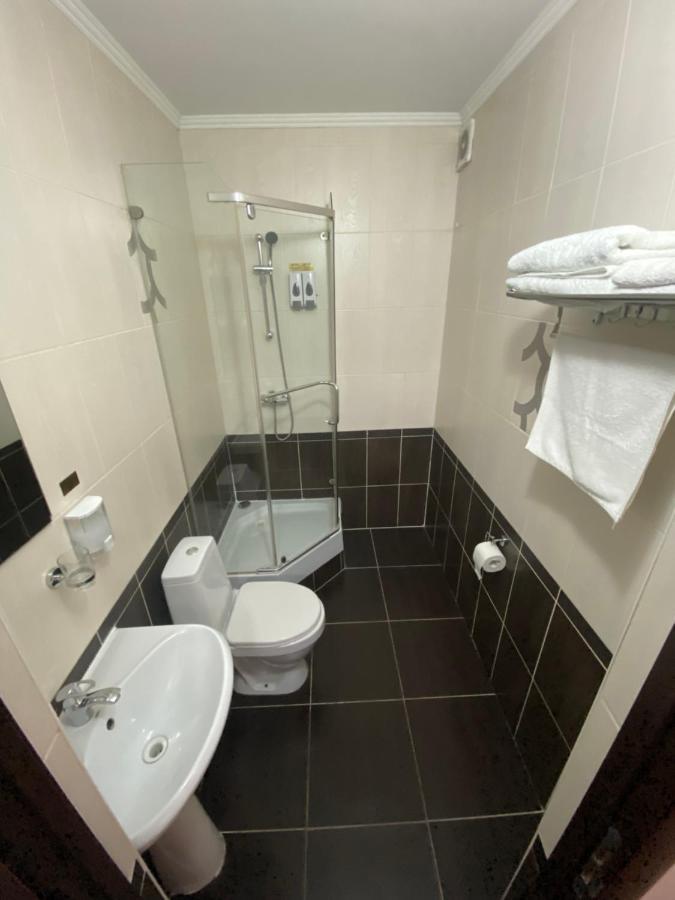 אסטנה Ulpan Mini Hotel מראה חיצוני תמונה