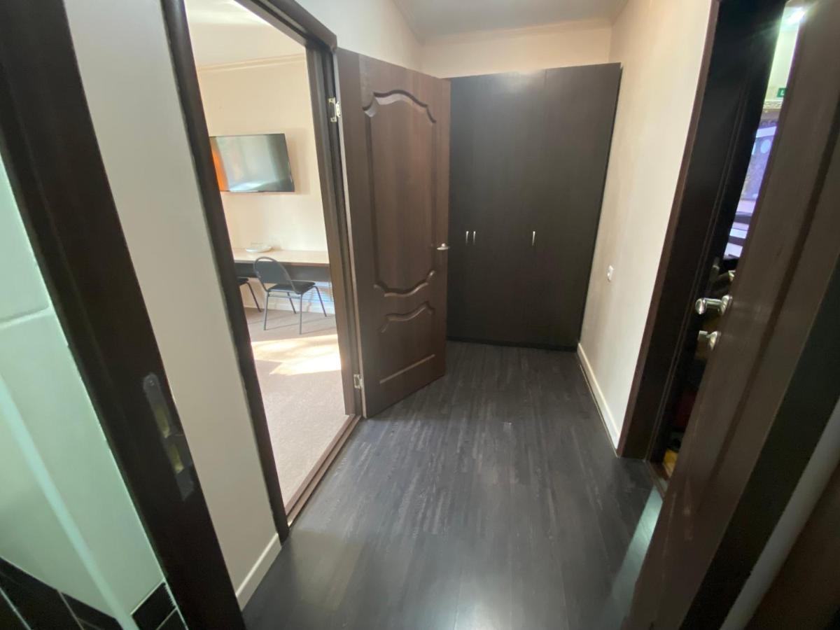 אסטנה Ulpan Mini Hotel מראה חיצוני תמונה