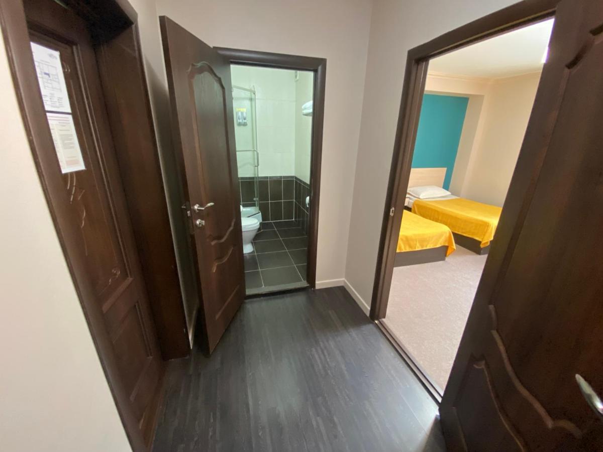 אסטנה Ulpan Mini Hotel מראה חיצוני תמונה