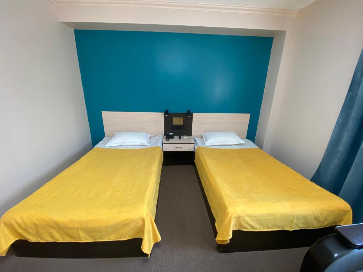 אסטנה Ulpan Mini Hotel מראה חיצוני תמונה