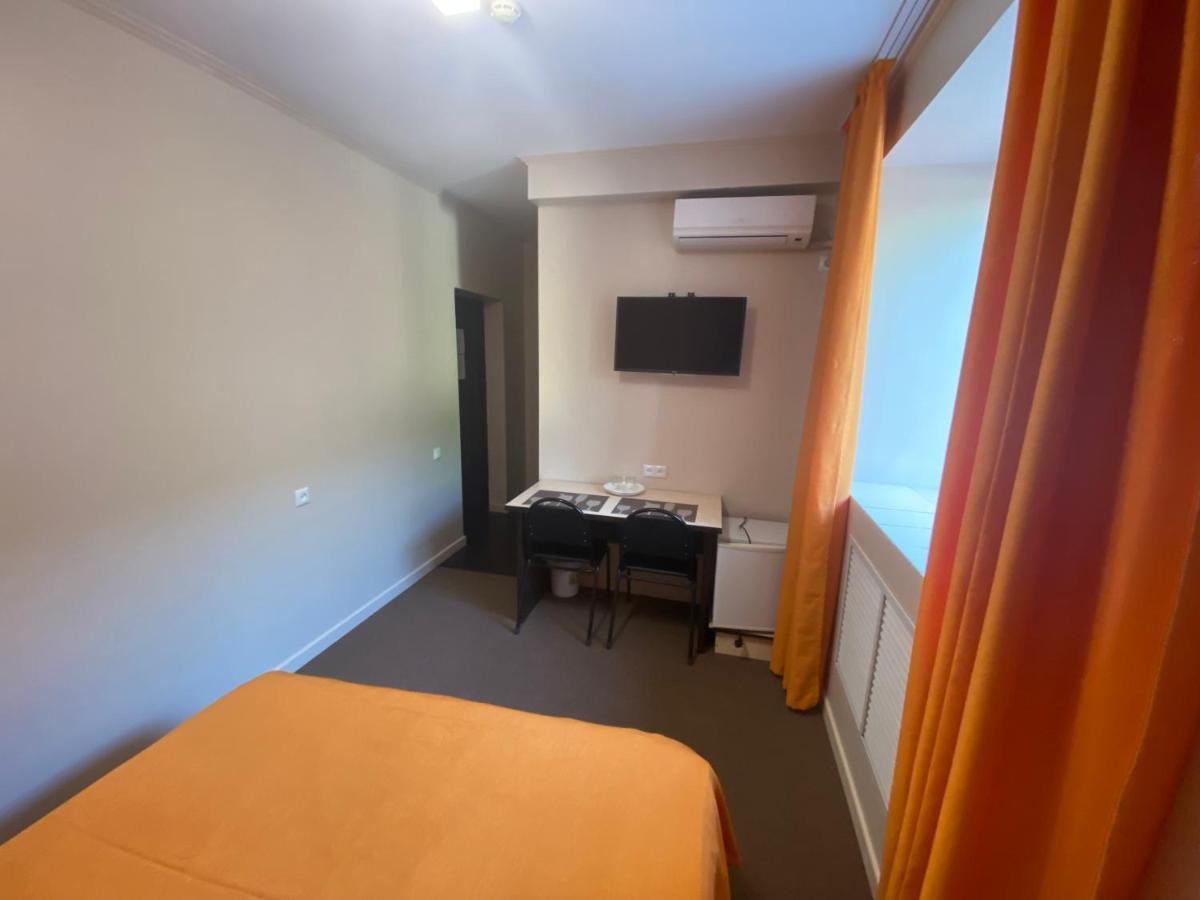 אסטנה Ulpan Mini Hotel מראה חיצוני תמונה