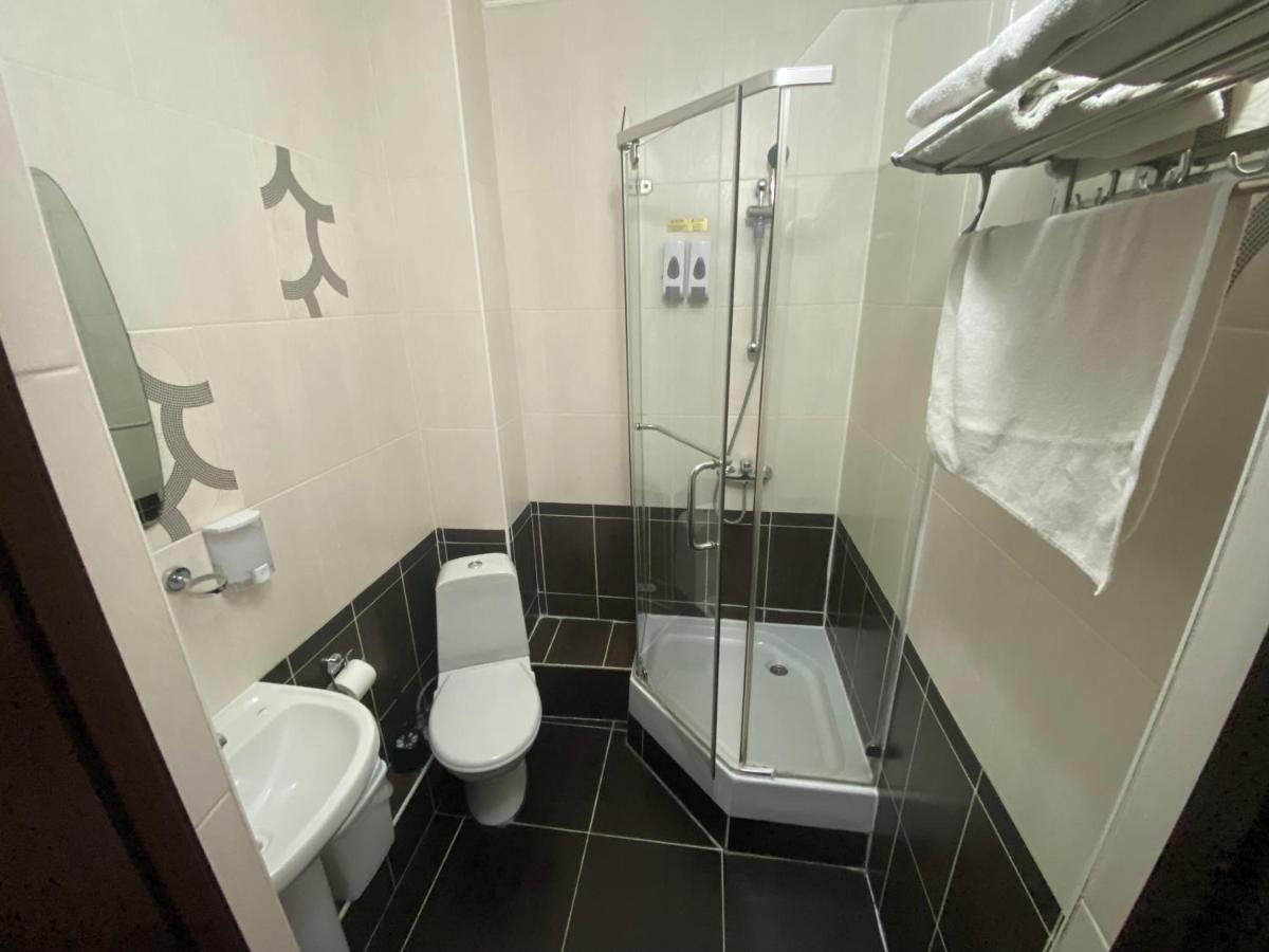 אסטנה Ulpan Mini Hotel מראה חיצוני תמונה