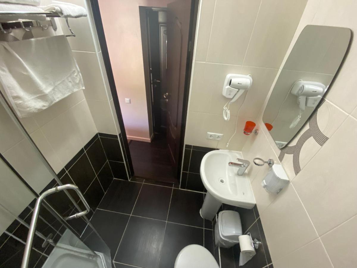 אסטנה Ulpan Mini Hotel מראה חיצוני תמונה
