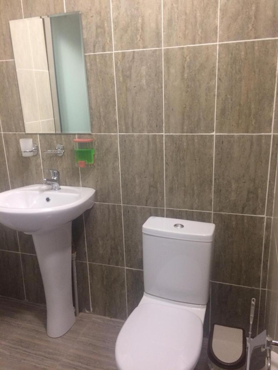 אסטנה Ulpan Mini Hotel מראה חיצוני תמונה