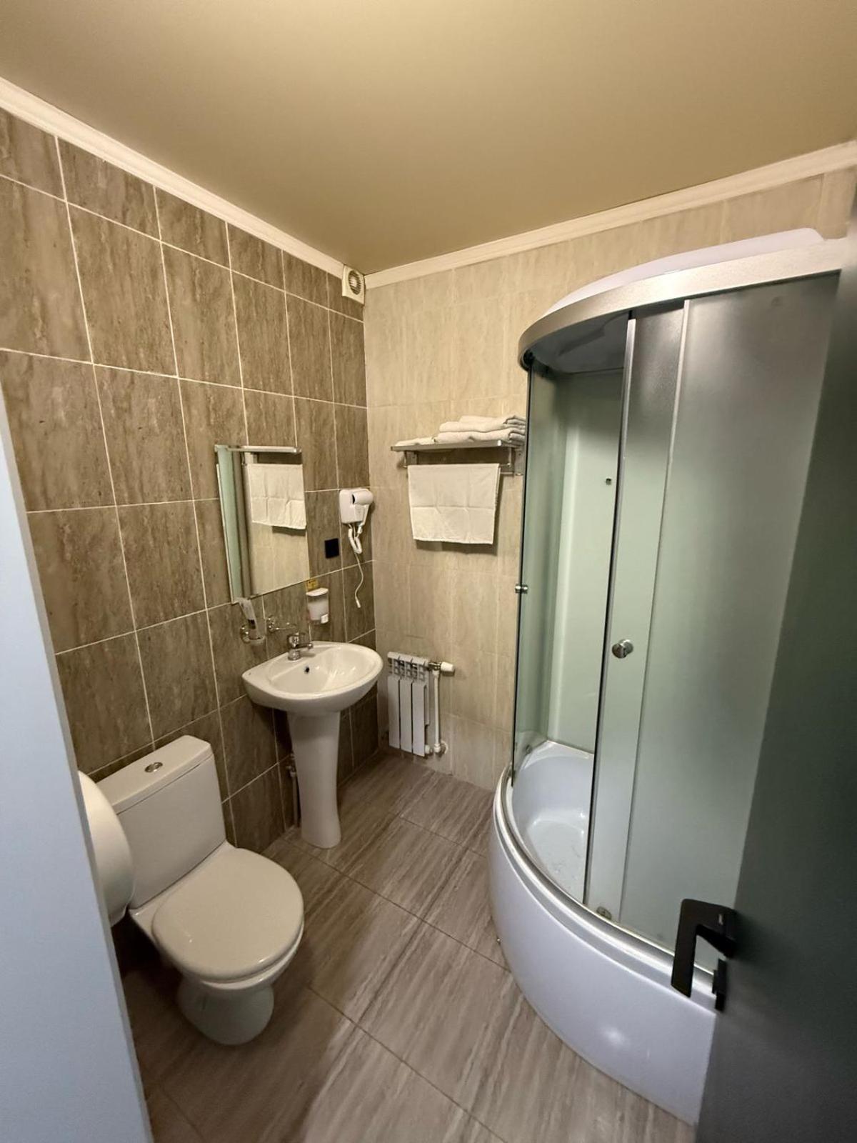 אסטנה Ulpan Mini Hotel מראה חיצוני תמונה