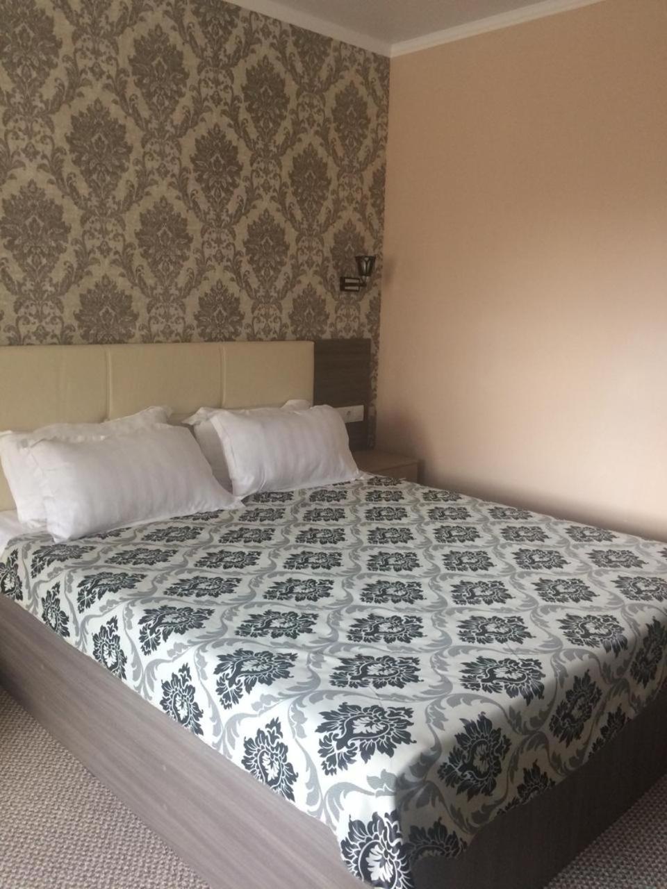 אסטנה Ulpan Mini Hotel מראה חיצוני תמונה